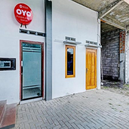 Oyo 90325 Pondok Dnayu Syariah Jarakan 外观 照片