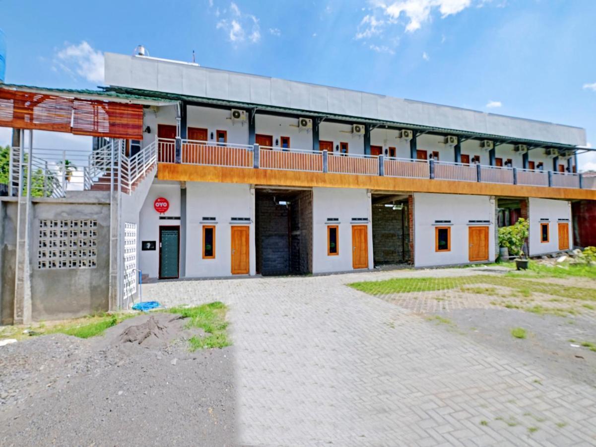 Oyo 90325 Pondok Dnayu Syariah Jarakan 外观 照片