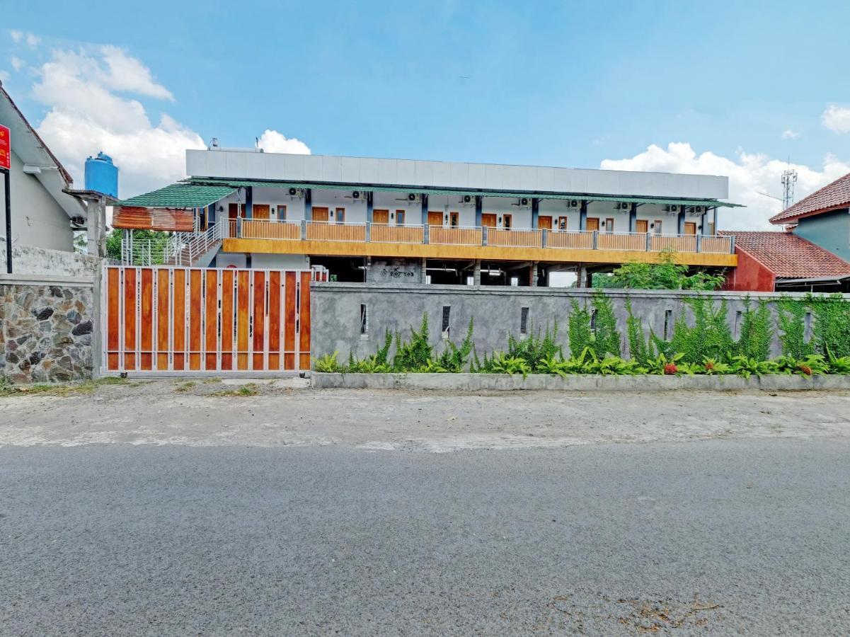 Oyo 90325 Pondok Dnayu Syariah Jarakan 外观 照片